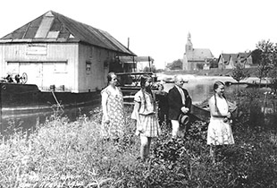 Aufnahme von 1930: die letzte Ginsheimer Rheinschiffsmühle, die bis 1928 arbeitete.