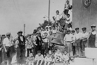 3-Glocken Einbau im August 1929