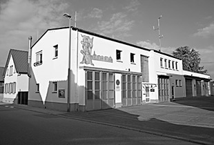 Bild von 2012: das neue Gerätehaus in der Schulstraße