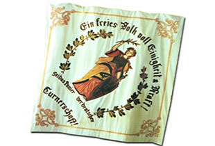 Traditionsfahne (Bildrechte: TSV Ginsheim)